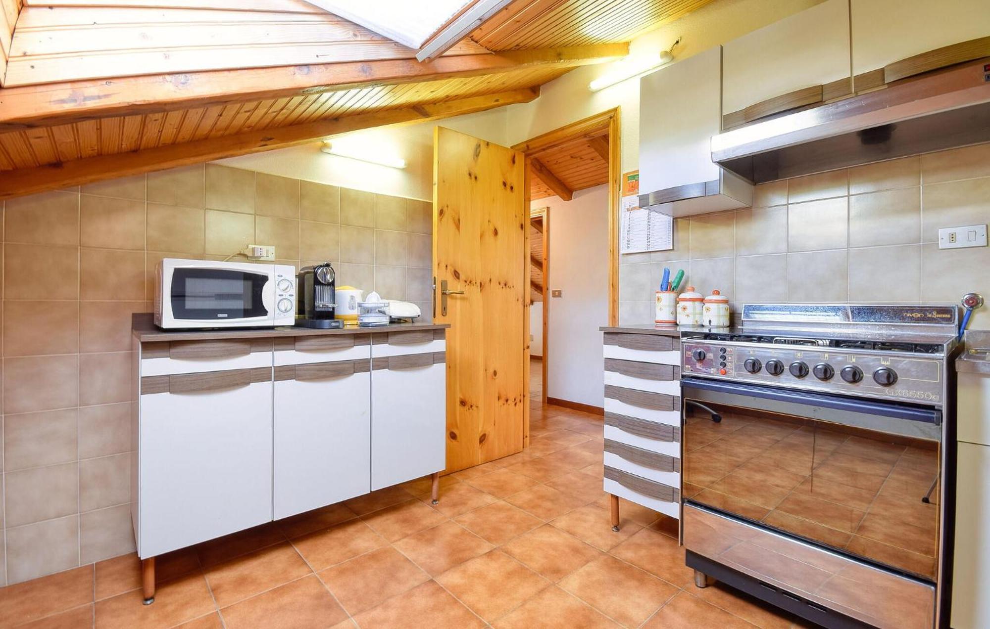 2 Bedroom Stunning Apartment In Moneglia Esterno foto
